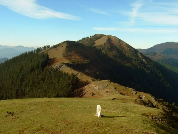 Ganekogorta mendi lerroa